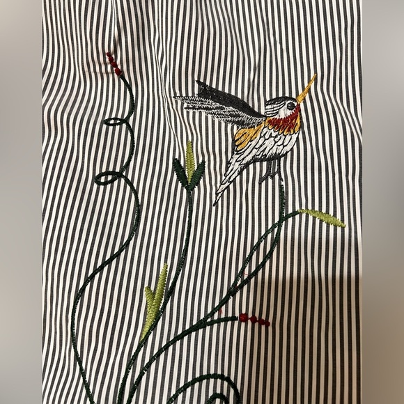 Women’s Shirt, Embroidered- Lightweight - Picture 4 of 8